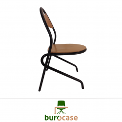 CHAISE APPUI SUR TABLE
