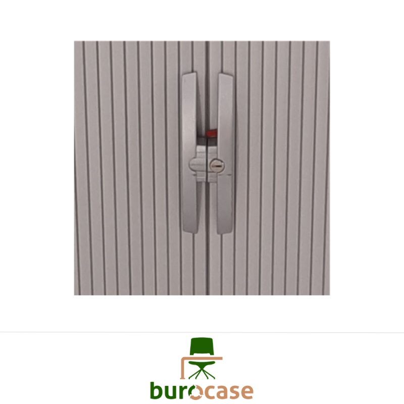 ARMOIRE À RIDEAUX