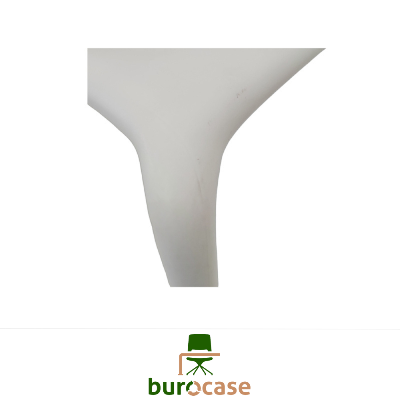 CHAISE EMPILABLE  - SUPERNATURAL