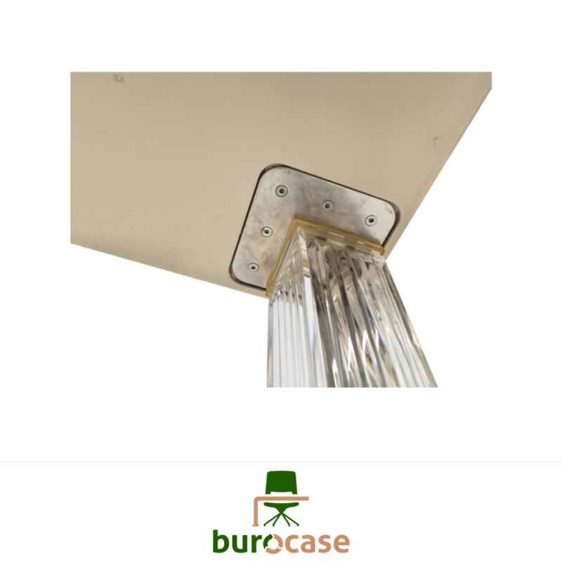 TABLE DE RÉUNION - KARTELL
