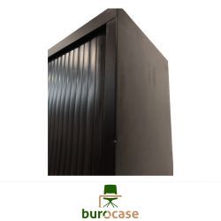 ARMOIRE HAUTE À RIDEAUX