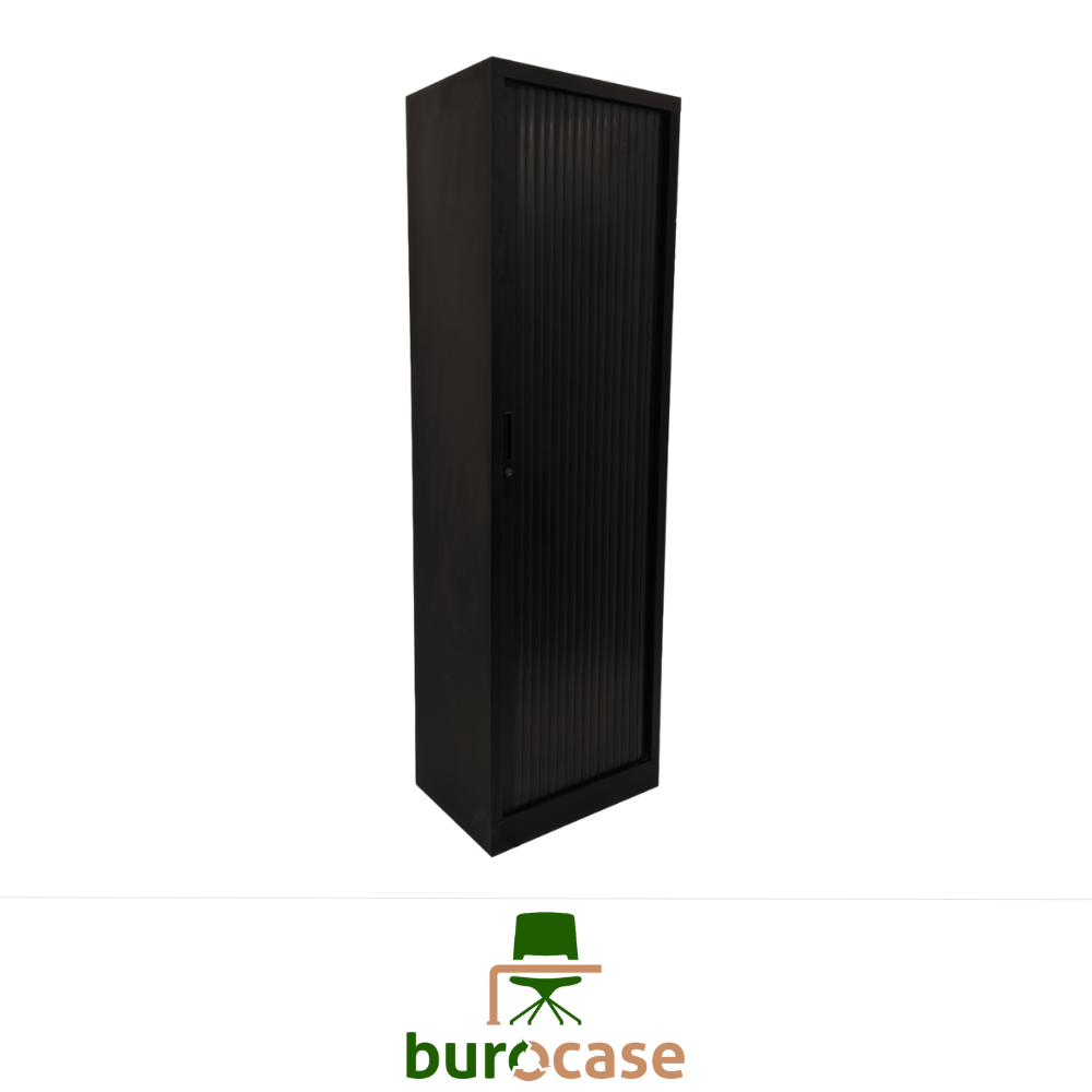 ARMOIRE HAUTE À RIDEAUX