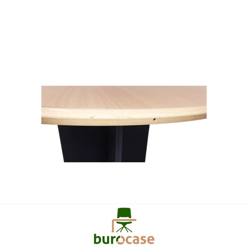 TABLE RONDE