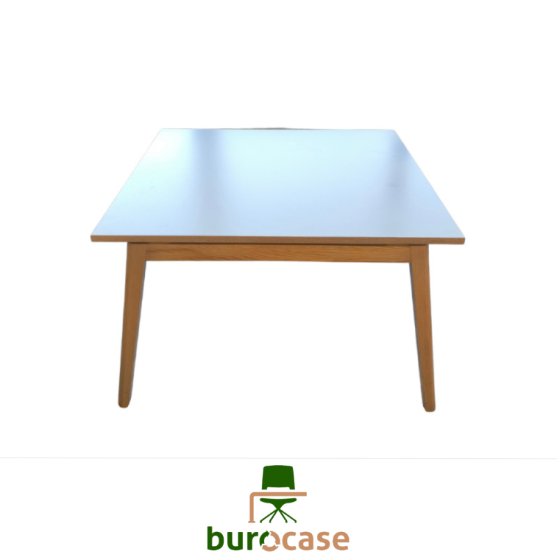 TABLE DE RÉUNION - NARBUTAS