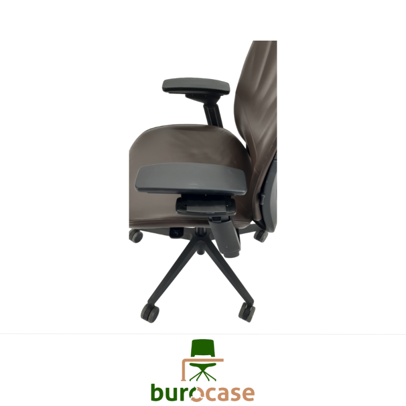 FAUTEUIL DE BUREAU ERGONOMIQUE EN CUIR