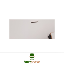 BUREAU DROIT AVEC CRÉDENCE