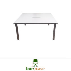 TABLE DE RÉUNION  - 8P.