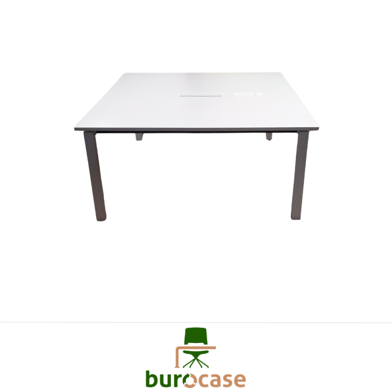 TABLE DE RÉUNION  - 8P.