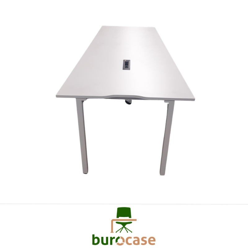 TABLE DE RÉUNION - 7P.