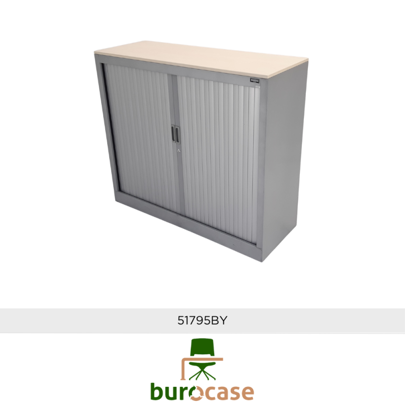 ARMOIRE BASSE À RIDEAUX
