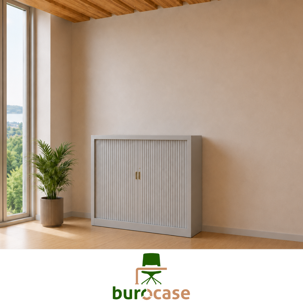 ARMOIRE BASSE À RIDEAUX