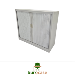 ARMOIRE BASSE À RIDEAUX