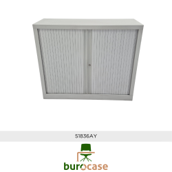 ARMOIRE BASSE À RIDEAUX