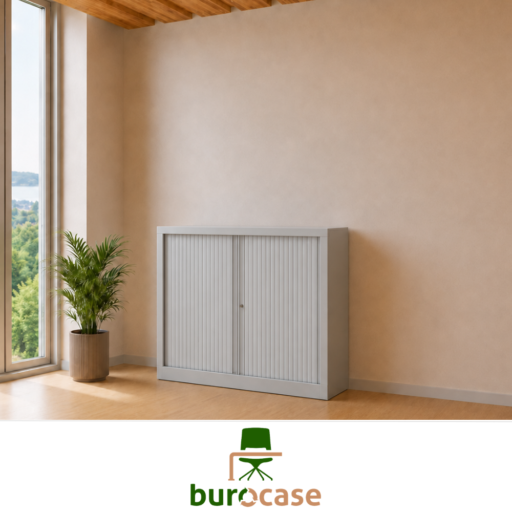ARMOIRE BASSE À RIDEAUX