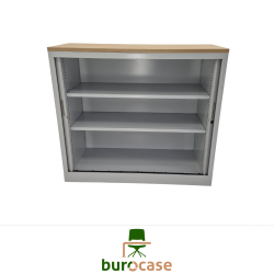 ARMOIRE BASSE À RIDEAUX