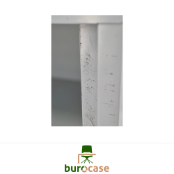 ARMOIRE BASSE À RIDEAUX
