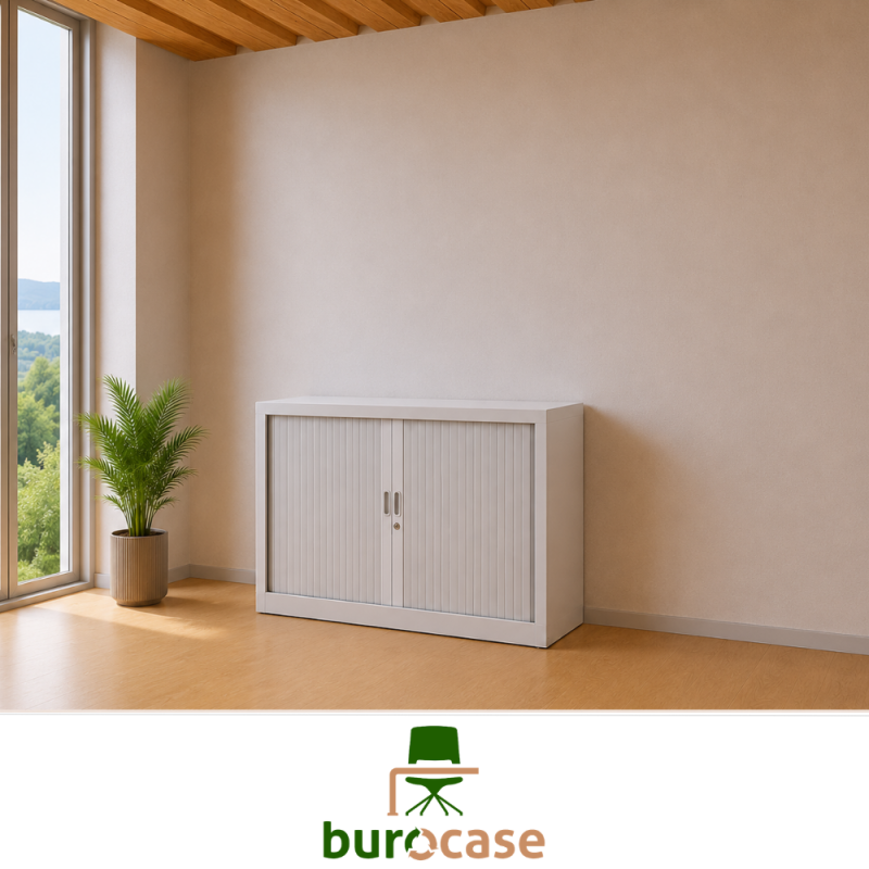 ARMOIRE BASSE À RIDEAUX
