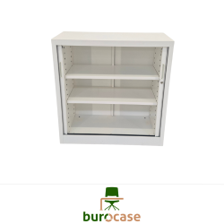 ARMOIRE BASSE À RIDEAUX