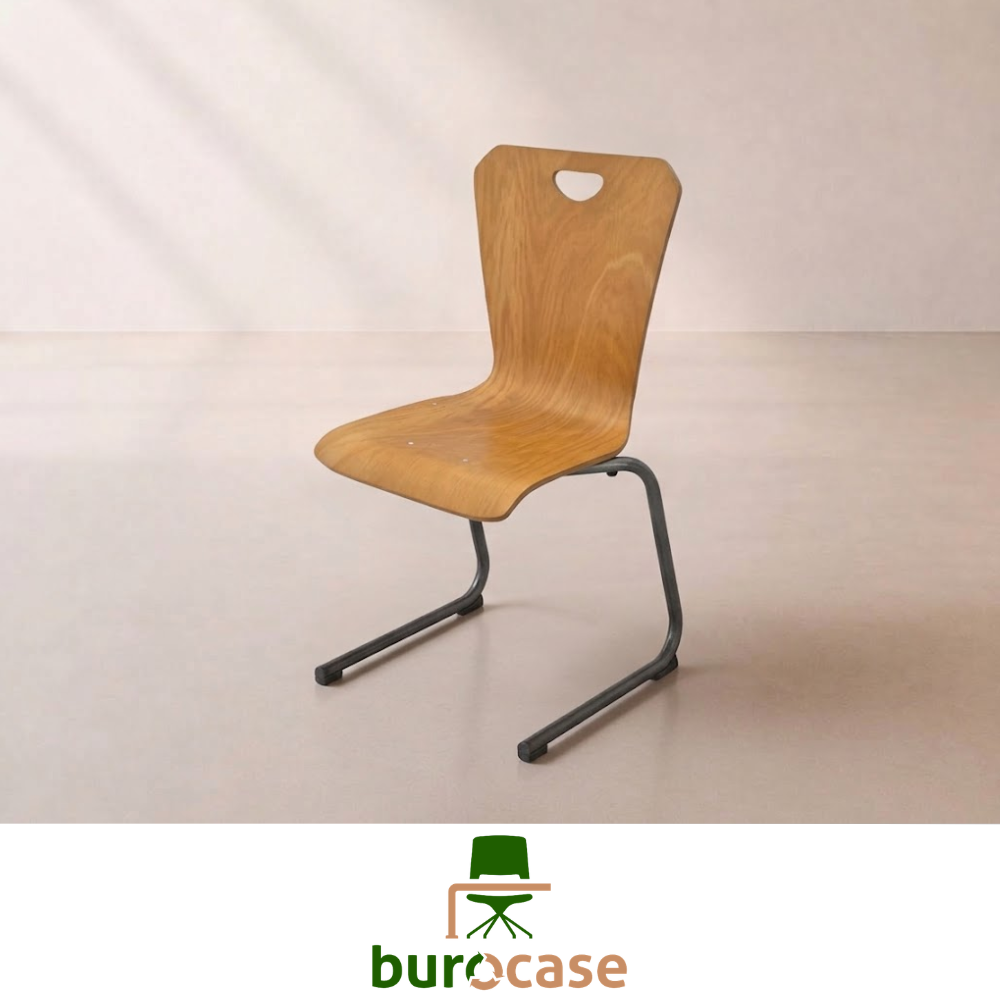 CHAISE APPUI SUR TABLE