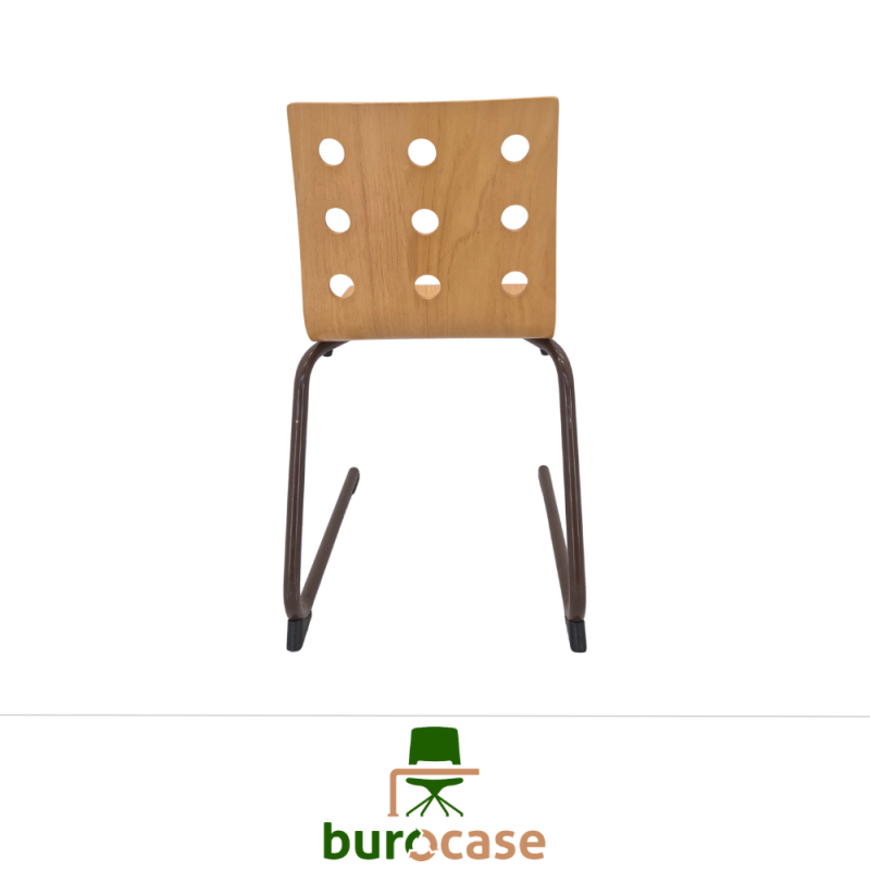 CHAISE APPUI SUR TABLE