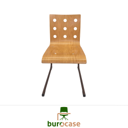 CHAISE APPUI SUR TABLE