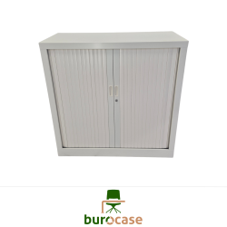 ARMOIRE BASSE À RIDEAUX