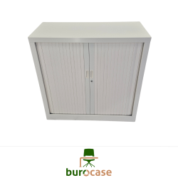 ARMOIRE BASSE À RIDEAUX