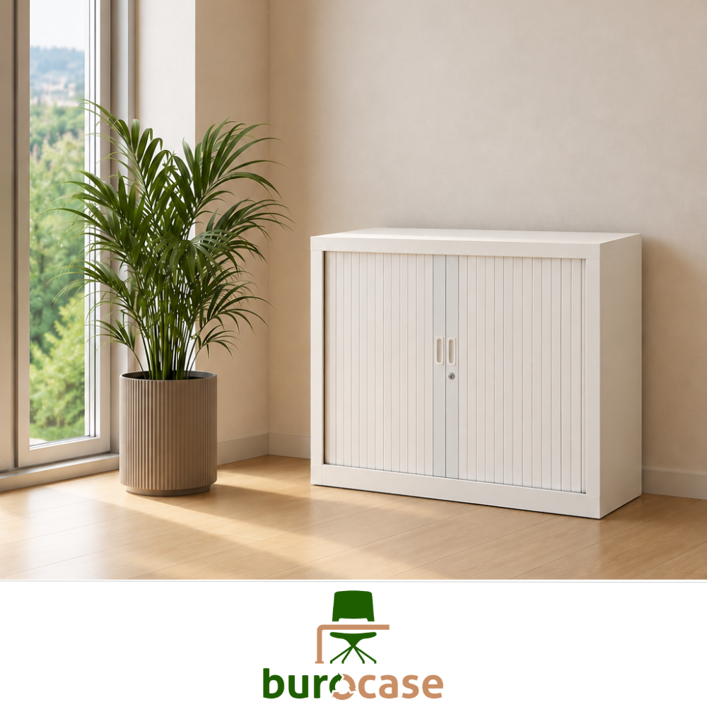 ARMOIRE BASSE À RIDEAUX
