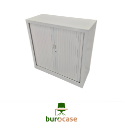 ARMOIRE BASSE À RIDEAUX
