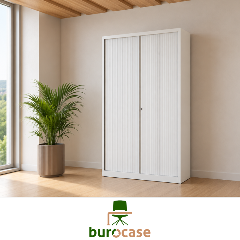ARMOIRE HAUTE À RIDEAUX