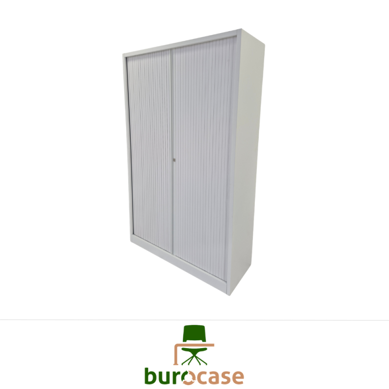 ARMOIRE HAUTE À RIDEAUX