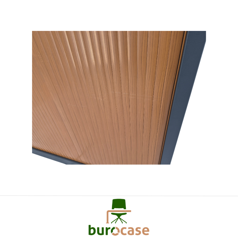 ARMOIRE HAUTE À RIDEAUX