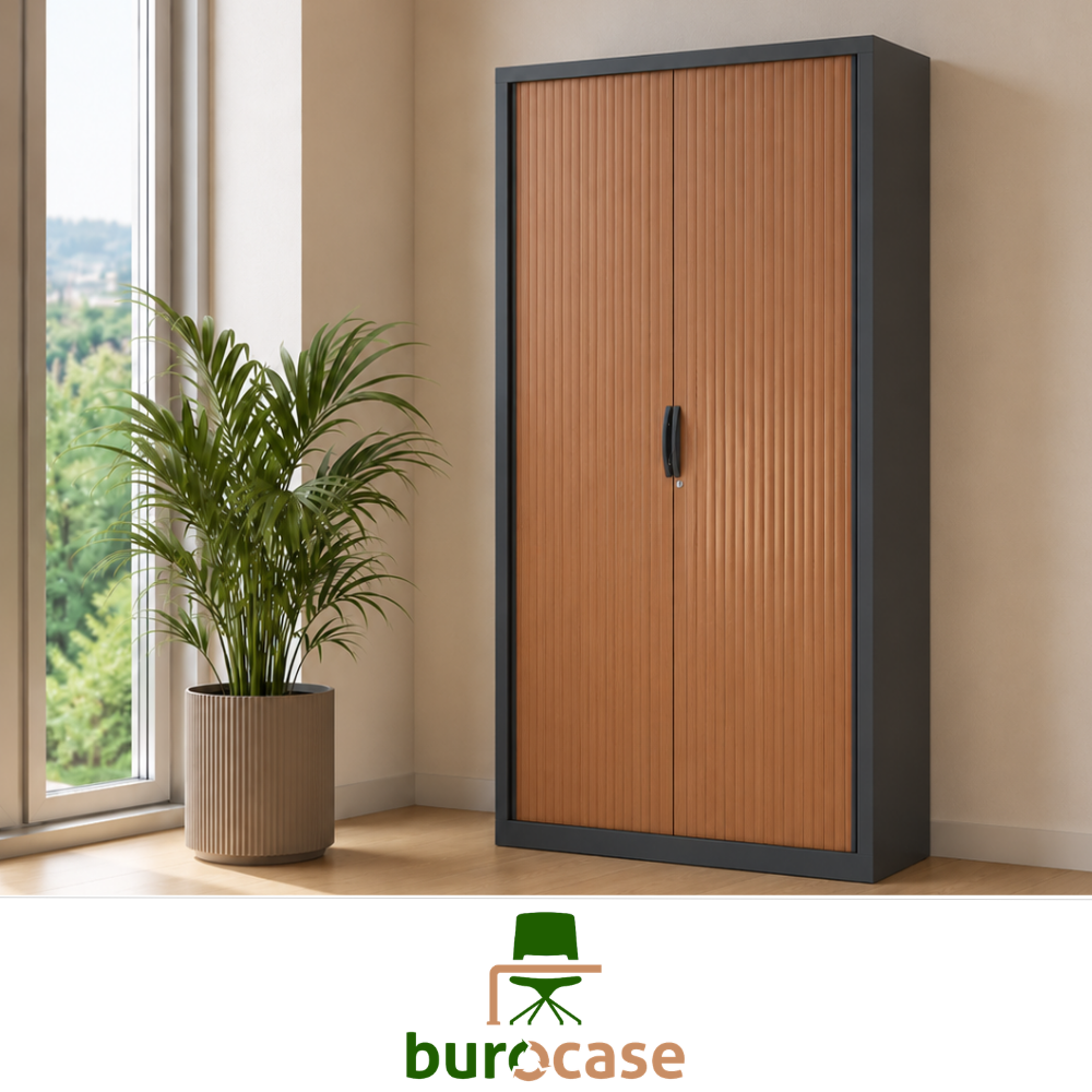 ARMOIRE HAUTE À RIDEAUX