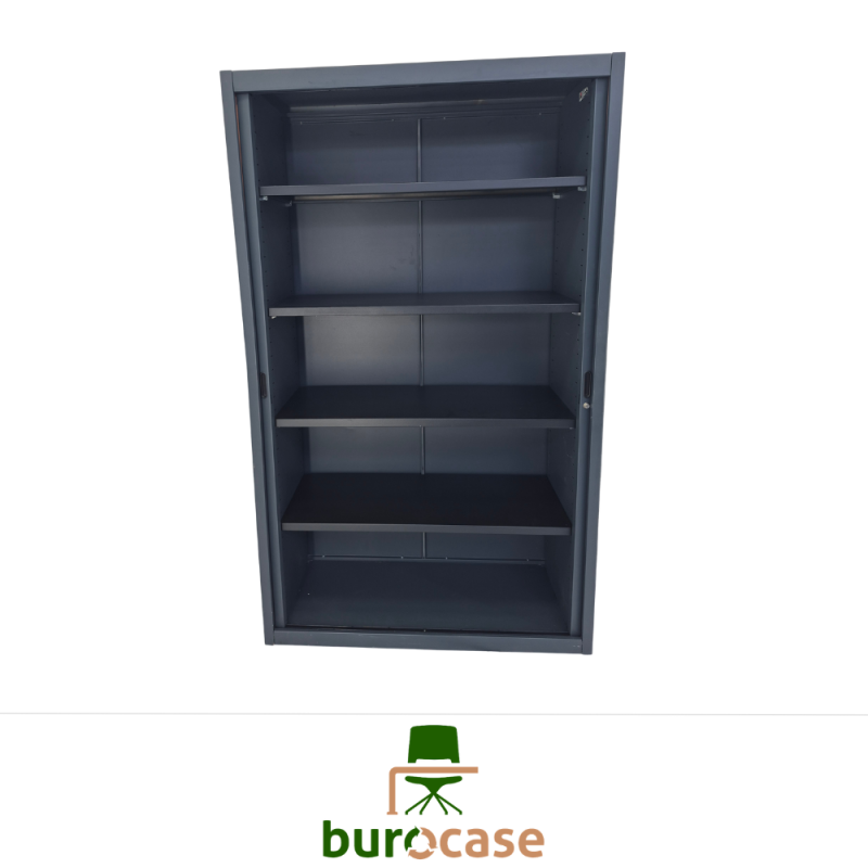 ARMOIRE HAUTE À RIDEAUX