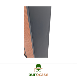 ARMOIRE HAUTE À RIDEAUX