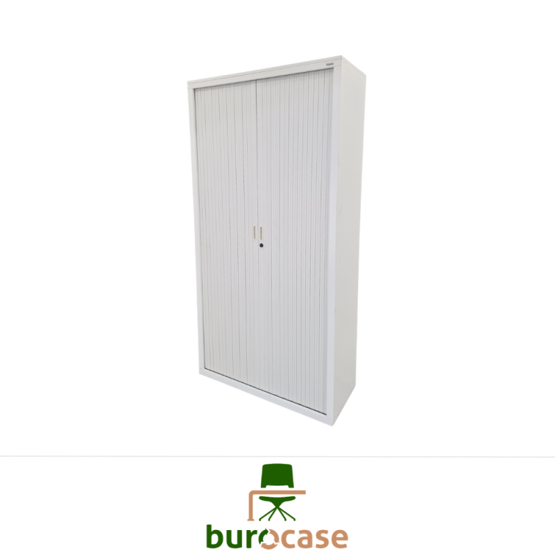 ARMOIRE HAUTE À RIDEAUX
