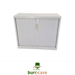 ARMOIRE BASSE À RIDEAUX
